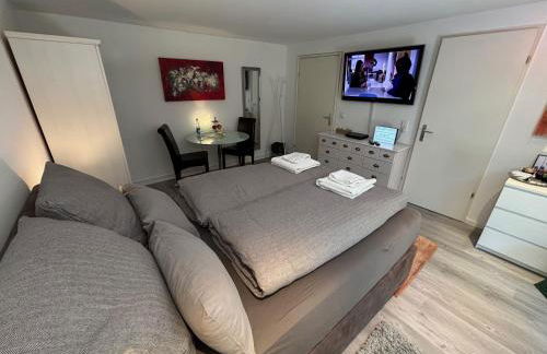 Doppelzimmer in Stuttgart-Birkach - Nähe Musicals im SI-Zentrum, Messe, Flughafen, Uni Hohenheim - Foto 8