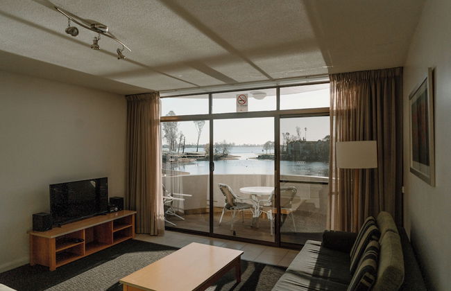 Lake Mulwala Boatel - Photo 15