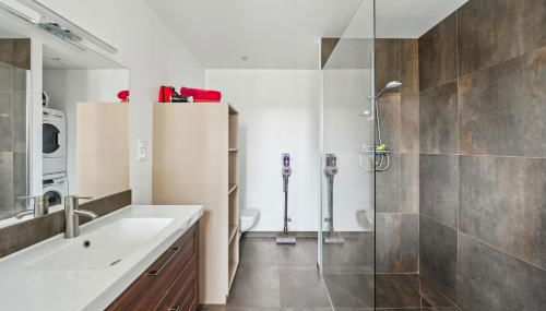 Enclos de Châtillon - Grand jardin dépendance - Foto 5, Shower