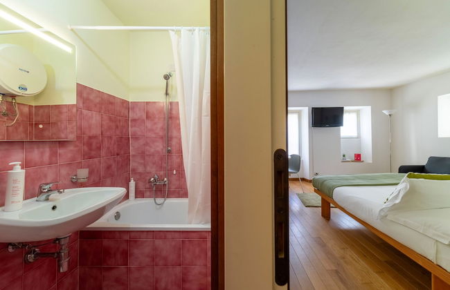 Tremezzo Cozy Studio by Wonderful Italy - Photo 20