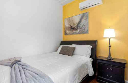 Chic & Cozy Spot Prime Location Near It All - Foto 8