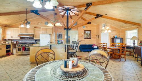 Fire Pit, Views Lakefront Toledo Bend Retreat! - Photo 2