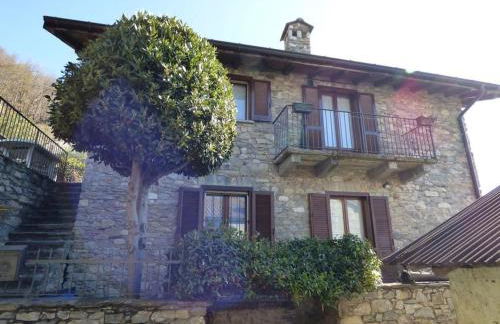 House with stunning view over Lake Como - Photo 1