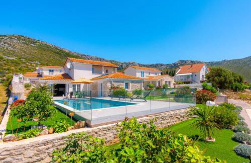 Villa Mirage with Private Heated Pool - Photo 5