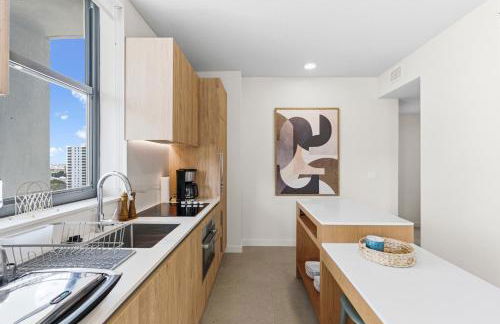 Spacious Condo to Steps from the Kaseya Center - Foto 14