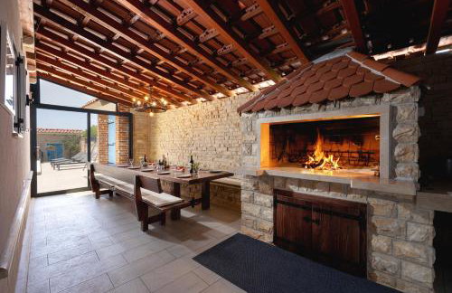 Villa Vision with Heated Pool & Jacuzzi in Sestanovac - Foto 39