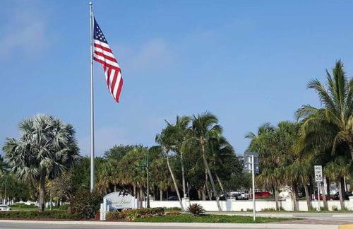 5* 3 BR 3 BA Home 4 min walk to beach & JW Marriott w/heated pool - Foto 41