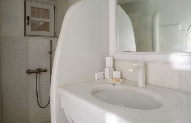 Nefeles Luxury Suites - Photo 60