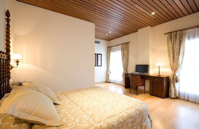 Hotel de Bodegas Hacienda Albae - Photo 8