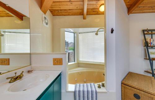 Serene Irish Beach Home with Panoramic Ocean Views! - Foto 16