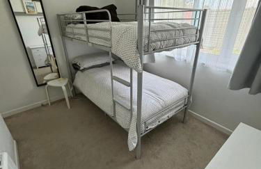 Peaceful centrally located, 2 Bedroom Bungalow. - Foto 15