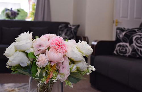 Highwoods Haven Luxury Stay with Garden and Parking - Foto 10