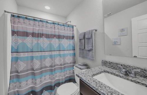 Luxury Retreat in Serene Surroundings, 4 Bedrooms Corporate House, Entire house with full amanities, Convenient location Near Medical Centers and Downtown - Foto 34