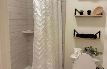 King Bed Suite in Conroe , Garage Available - Foto 44