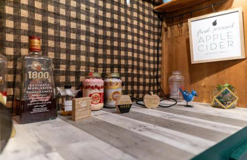 Entire Private Home with 5 Bedrooms 4 Bathrooms 3000 Sq ft Villa, Pool, Hot Tub, Nature, Garage, Winery, Available Now - Foto 73