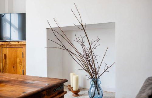 Cosy Cottage in Crewkerne Free on Street Parking - Photo 7