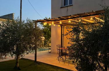 Maison Villa Nimes 4 Chambres, Piscine et 2 places parkings privés fermés - Foto 1