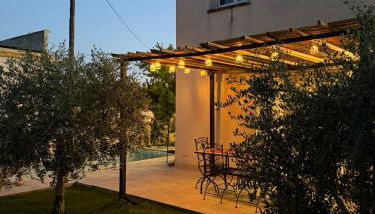 Maison Villa Nimes 4 Chambres, Piscine et 2 places parkings privés fermés - Foto 1