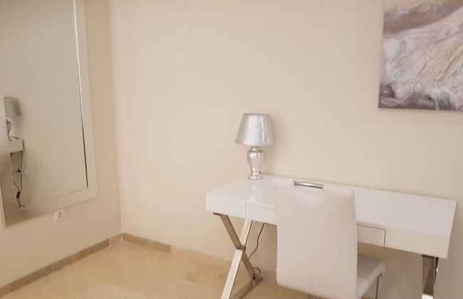 Apartmentsleeps4-pool-bbq-garden-ac - Foto 13