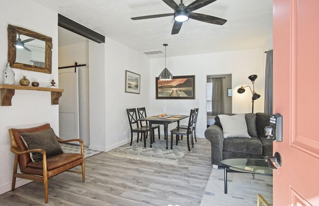 3-story 6-bedroom 4 Bathrooms 3min-asian Dist - Photo 67