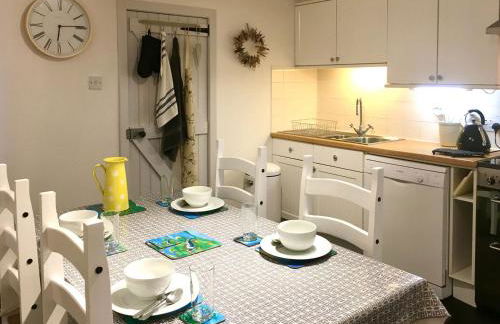 The Apostles - Photo 2