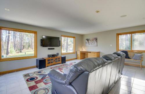Peaceful Hibbing Getaway Heated Floors, Fire Pit! - Foto 12