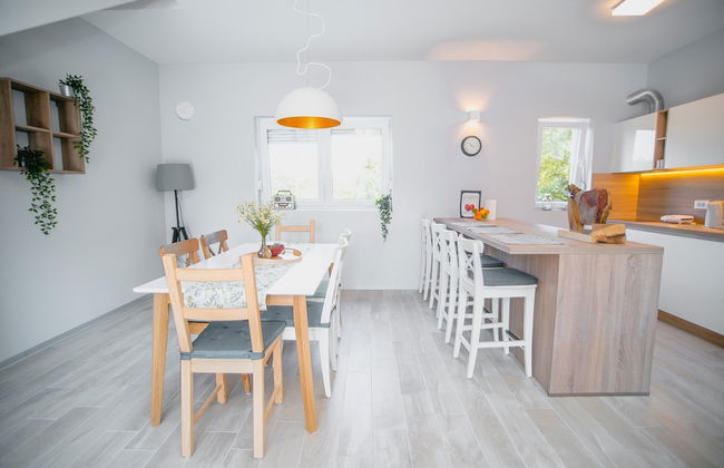 Quaint Holiday Home in Lovinac With Terrace - Foto 7