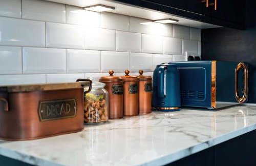 Luxury Renovated Bungalow with wheel chair access, Hot Tub and Fire Pit - Foto 29