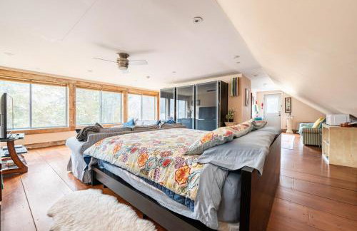 Luxurious sky loft with giant soaker tub, steam room, views - Foto 20