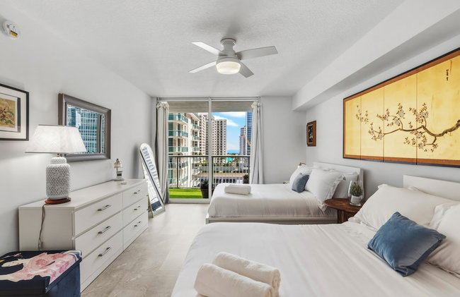Fantastic 2BR Condo on 31st Floor Free Parking - Photo 73