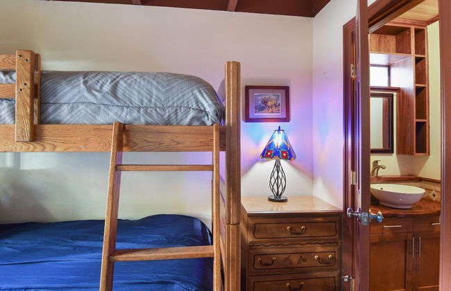 Tahoe City Getaway Minutes From Lake and Activities - Photo 4