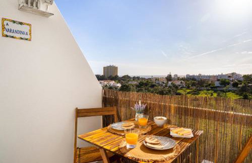 APARTAMENTO COR DO MAR - Sunny, Clean and spacious apartment with sea view, in Alvor - very close walking distance to the beach and Alvor Village - Foto 14