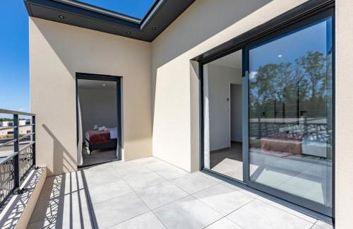 Villa Miray - Beach & Pool - Photo 35