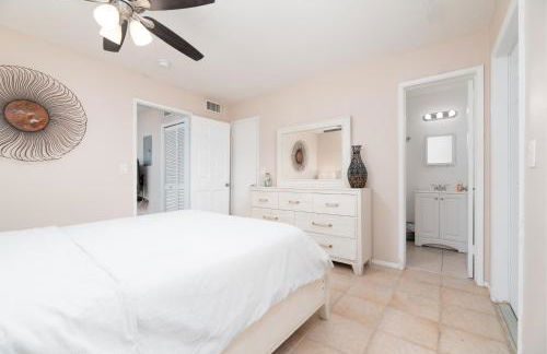 The Retreat 1 - Wilton Manors - Photo 4