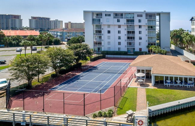 Dolphin Point 404a 2 Bedroom Condo by RedAwning - Foto 29