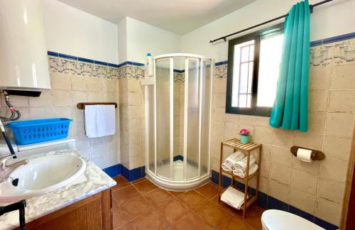 Apartamentos Axarquia , Frigiliana, terraza privada con vistas a la montaña rio y al mar - Photo 54