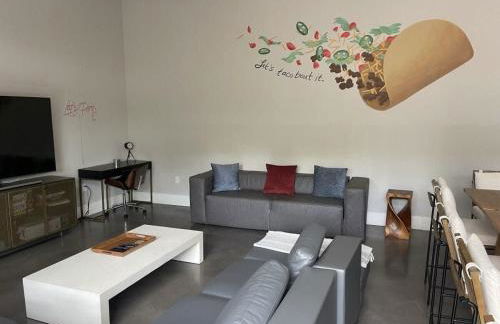 Modern 2-Home Private Oasis w Pool Hot Tub in DT - Foto 10