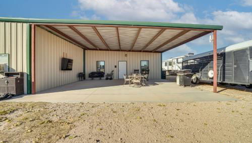 Large Patio and Grill! Group Stay in Midland - Foto 2