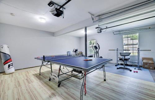 Poconos Retreat Hot Tub, Pool, Theater EV chrg & more - Foto 61