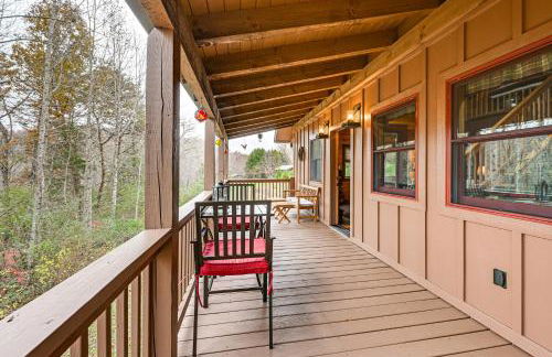 Cozy Couples Getaway with Hot Tub Fox Ridge Cabin - Foto 23