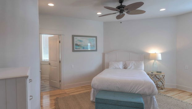 Dunn Inn 2 by Avantstay Walk to Beach, Pool Access, Sleeps 17! - Foto 4, Interior