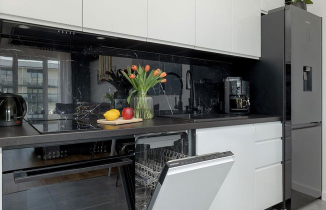 Apartment Overlooking the River, Pool, Dziwnow - Photo 8