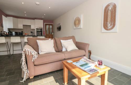 Spanish Boathouse - Photo 11