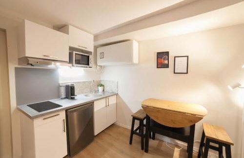 PRESTIGELOC - 3 Studios au Choix - 2 avec Sauna privé gratuit, 1 avec 3 Couchages, Centre-ville - Foto 13