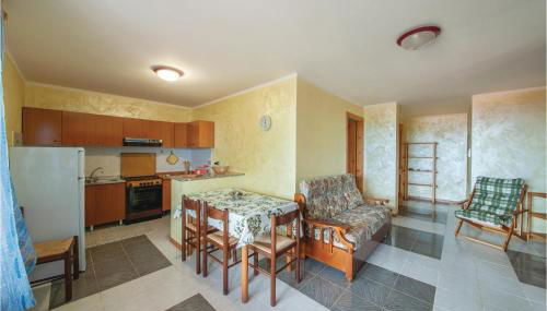 Awesome Apartment In Porto Alabe - Foto 3