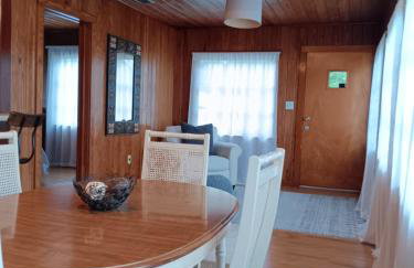 Mid Century Style Cottage Near Historic Downtown - Foto 25