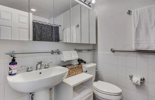 Cozy Home with Sauna 5 bedrooms 3 bathrooms Sleeps 12 - Foto 22