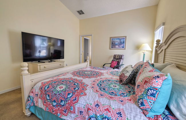 Arler House - Amazing 4 Bed 3 Bath - Private Pool - Photo 7