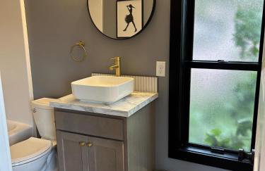 Victorian Queen Getaway Unit C Washerdryer - Foto 10