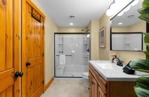 Luxury Chalet, Firepit, Sauna, Pet Friendly, 5 mins to Windham Mtn resort - Foto 30